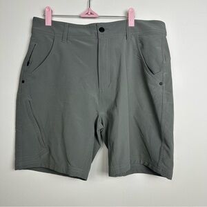 Back Country Men's Casual Gray Flat Front Shorts Size 34